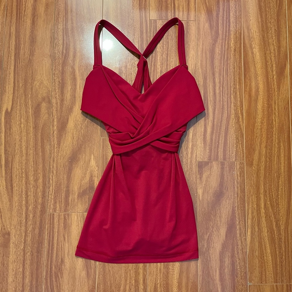 Lululemon red tank